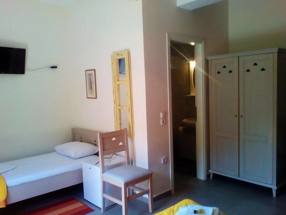 To Greki Hotel Livartzi Exterior photo